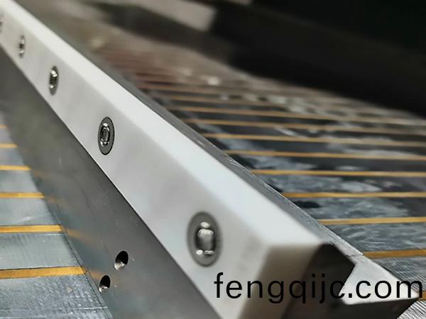 固(gu)定(ding)刀架(jia)，定刀架，得(de)人精工定(ding)製(zhi)切(qie)粒(li)機(ji)配件