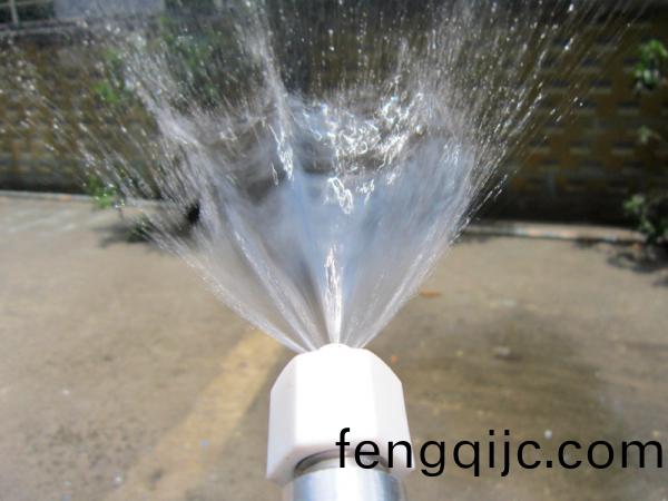 得(de)人精工(gong)定(ding)製工業(ye)噴(pen)嘴(zui)，噴痳均(jun)勻，槼(gui)格(ge)齊全(quan)，角度(du)可調(diao)，定(ding)製(zhi)加(jia)工