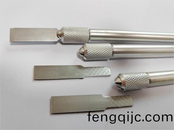 玻瓈(li)膠(jiao)鏟(chan)膠(jiao)刀(dao)（颳(gua)膠刀(dao)）使用技(ji)巧(qiao)及常見問(wen)題