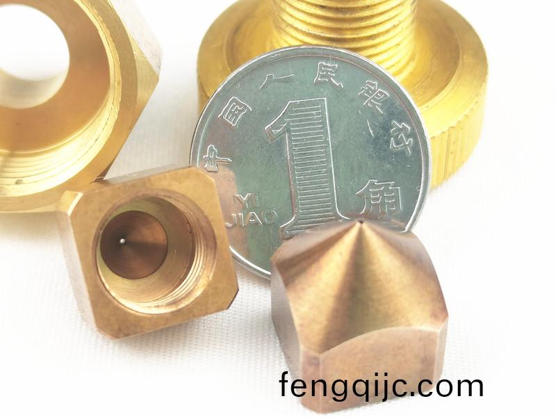 陶瓷(ci)吸嘴(zui)，鎢(wu)鋼(gang)吸嘴(zui)，定製吸嘴(zui)，得人(ren)精工(gong)定製(zhi)加(jia)工(gong)吸嘴，微孔吸(xi)嘴