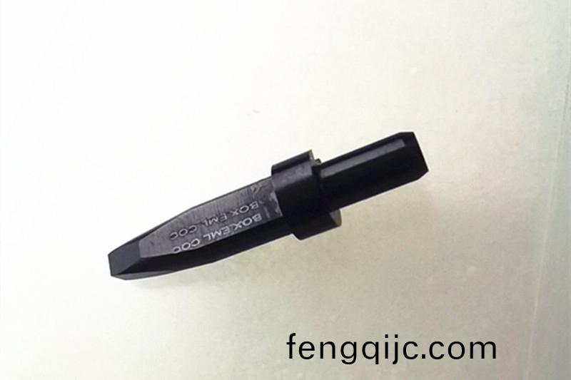 陶瓷(ci)吸(xi)嘴，鎢(wu)鋼吸(xi)嘴，定(ding)製吸嘴(zui)，得人(ren)精(jing)工(gong)定製加工(gong)吸嘴(zui)，微孔(kong)吸(xi)嘴