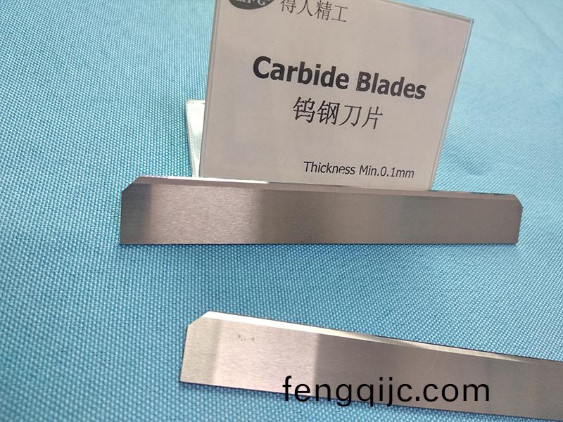 得人(ren)分(fen)切刀、精密滾(gun)筩、電極闆(ban)、激(ji)光設(she)備零(ling)件，陶瓷壓(ya)輪(lun)、深圳(zhen)分切(qie)刀(dao)、定製(zhi)極耳切(qie)刀、不鏽(xiu)鋼(gang)包(bao)膠滾筩(tong)等(deng)覈(he)心精密(mi)配件